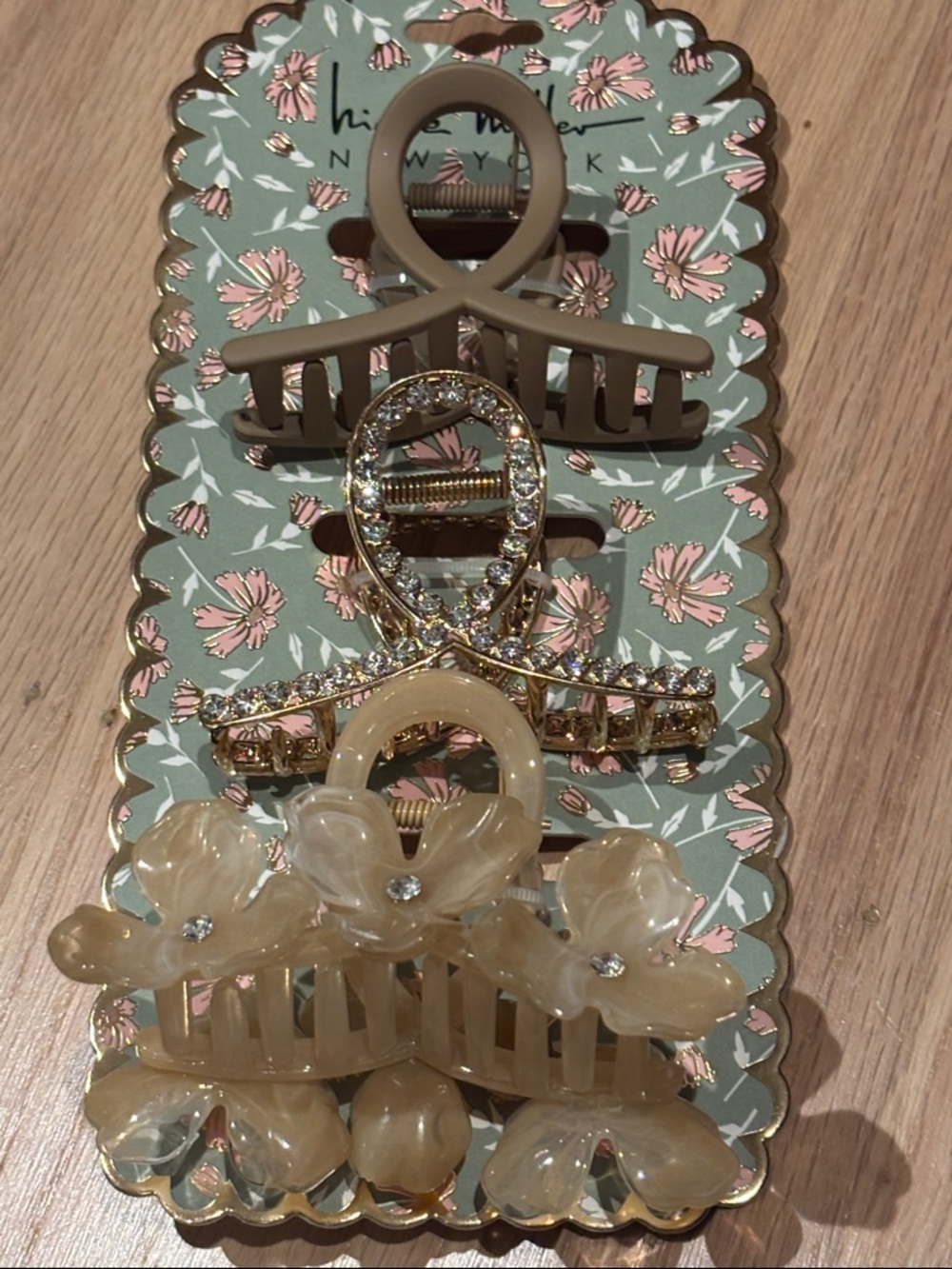 NWT Nicole Miller Rhinestone & Floral Beige Hair Claw Clip Set